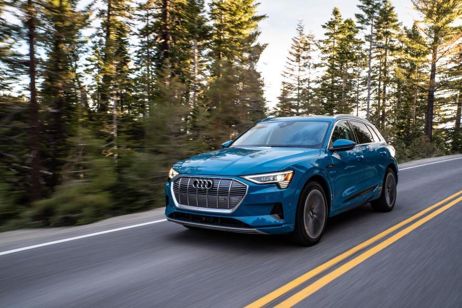  Audi e-tron 55 Quattro 2019 года  (NA) (фото 35 из 40)